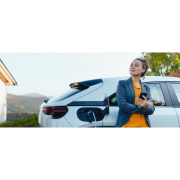 Qoltec 52465 Mobile charger for EV 2-in-1 Type2 with regulation | 3.5kW | 230V | LCD | Portable | Wallbox | 5m