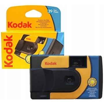 Kodak DAYLIGHT Camera  Photographic Disposable with color film 39 photos. No built-in flash.